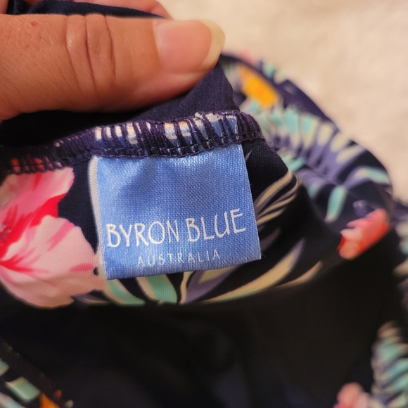 Byron blue floral vintage style one piece swimsuit - Picture 5 of 6